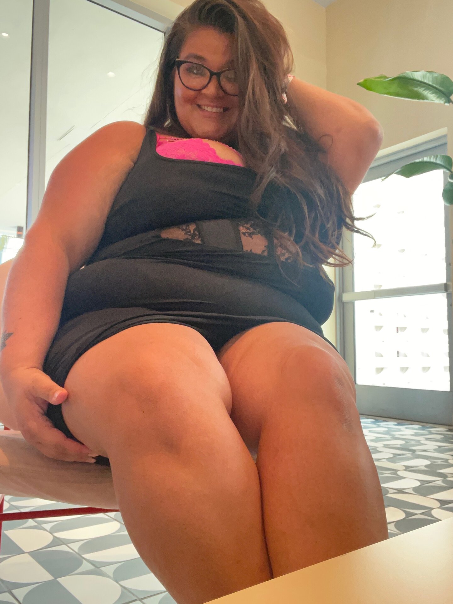 Raven Belle: Hot Pink Bra Selfie